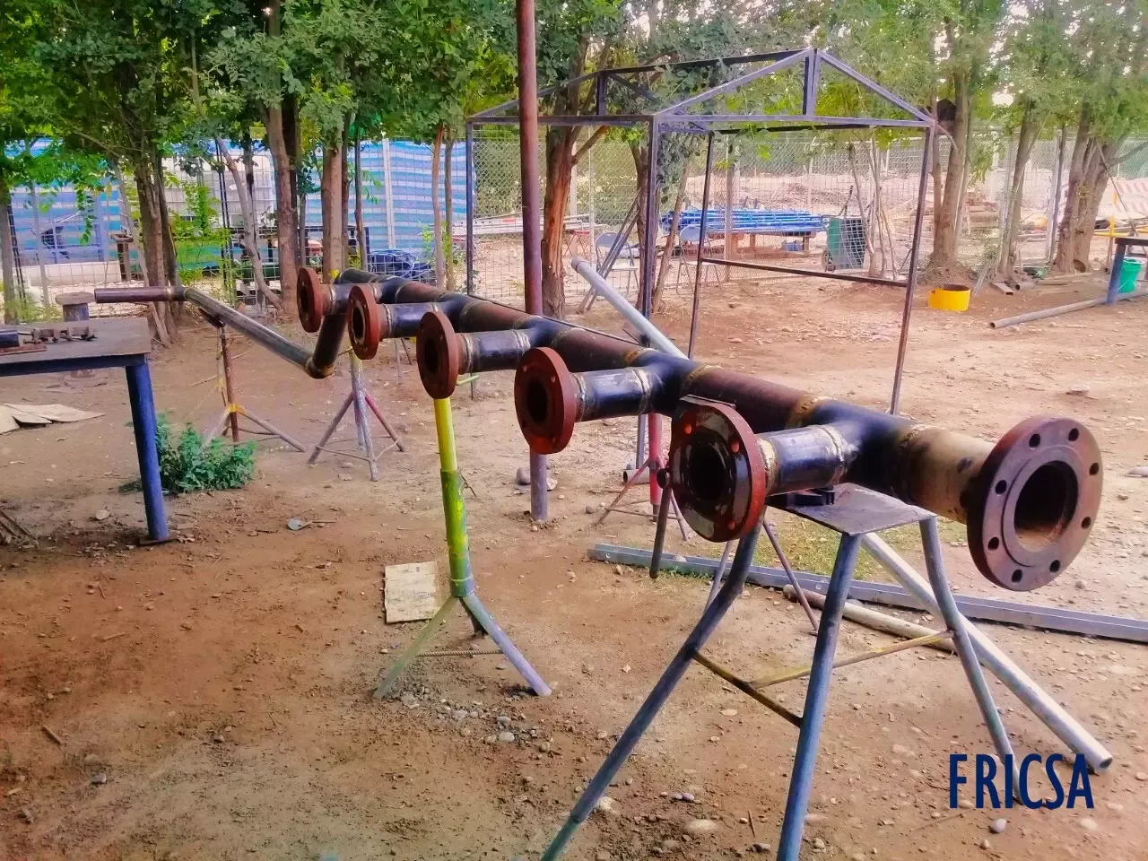 Tramos de piping prefabricados y preparados para su montaje